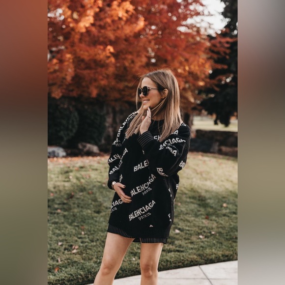 Balenciaga Oversized Sweater - Picture 4 of 17